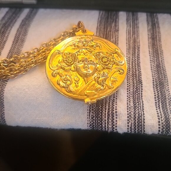Vintage Art Nouveau Style Lady Pendant Slide out Magnifier Long Chain Necklace - Picture 1 of 6